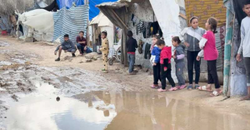 الأونروا: مساعدات تغطي موسم الشتاء بأكمله محاصرة على أبواب غزة