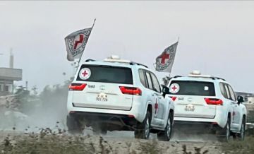 المقاومة الفلسطينية تسلم جثة أسير إسرائيلي من وسط قطاع غزة المقاومة الفلسطينية تسلم جثة أسير إسرائيلي من وسط قطاع غزة