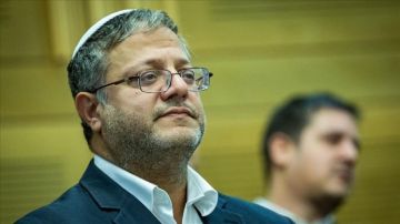 بن غفير يطالب نتنياهو باعتقال أبو مازن: سأتولى التعامل معه بن غفير يطالب نتنياهو باعتقال أبو مازن: سأتولى التعامل معه