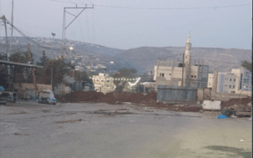 قوات الاحتلال تنصب كرافانات وتجرف أراضي شرق بيت لحم