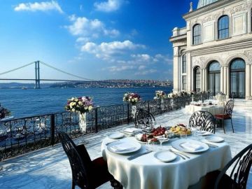 حادث مأساوي في إسطنبول.. تسمم يودي بحياة عائلة بأكملها داخل فندق حادث مأساوي في إسطنبول.. تسمم يودي بحياة عائلة بأكملها داخل فندق