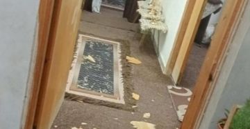 الاحتلال يغلق منزل عائلة الشهيد صبارنة شمال الخليل ويقتحم منزل الشهيد الاطرش الاحتلال يغلق منزل عائلة الشهيد صبارنة شمال الخليل ويقتحم منزل الشهيد الاطرش