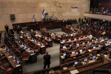 الكنيست يقر القراءة الأولى لمشروع قانون يجيز إغلاق وسائل الإعلام الأجنبية دون أمر قضائي