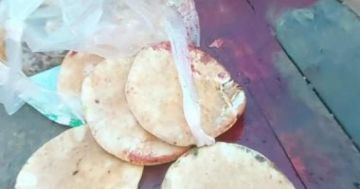 الخبز الأخير.. حين تحولت رحلة الإعالة إلى غيبوبة الخبز الأخير.. حين تحولت رحلة الإعالة إلى غيبوبة