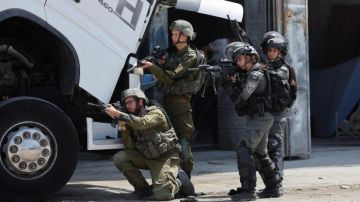 القدس: استشهاد طفلين بنيران قوات الاحتلال واحتجاز جثمانيهما القدس: استشهاد طفلين بنيران قوات الاحتلال واحتجاز جثمانيهما