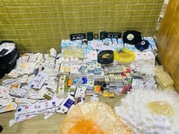 المباحث تضرب بقوة: ضبط أكبر مـعمل لتزويــر وصنــاعة الأدويـة داخل منزل في طولكرم(صور) المباحث تضرب بقوة: ضبط أكبر مـعمل لتزويــر وصنــاعة الأدويـة داخل منزل في طولكرم(صور)