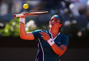 التونسية أنس جابر توقف نشاطها في التنس مؤقتا بسبب الاكتئاب التونسية أنس جابر توقف نشاطها في التنس مؤقتا بسبب الاكتئاب