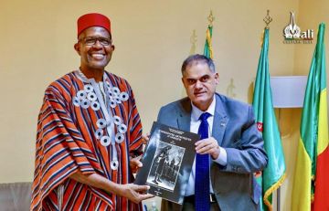 السفير البلعاوي يبحث مع وزير في جمهورية مالي سبل التعاون الثقافي السفير البلعاوي يبحث مع وزير في جمهورية مالي سبل التعاون الثقافي