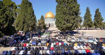 60 ألفا يؤدون صلاة الجمعة في المسجد الأقصى المبارك