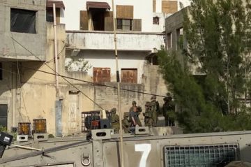 الاحتلال يقتحم يعبد ويحول منازل الى ثكنات عسكرية الاحتلال يقتحم يعبد ويحول منازل الى ثكنات عسكرية