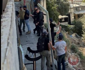 القدس.. قوات الاحتلال تجبر 3 عائلات على اخلاء منازلها في سلوان