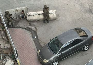  الاحتلال يعتدي على طفل ويحتجز آخر خلال اقتحامه محيط مخيم قلنديا