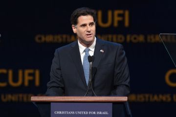 وزير الشؤون الاستراتيجية الإسرائيلي رون ديرمر يستقيل من الحكومة