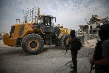 مصدر في الكابينت الإسرائيلي: اتفاق بين كوشنر ونتنياهو لترحيل 200 مقاتل فلسطيني من أنفاق رفح مصدر في الكابينت الإسرائيلي: اتفاق بين كوشنر ونتنياهو لترحيل 200 مقاتل فلسطيني من أنفاق رفح