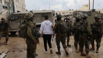 حملة اعتقالات ومداهمات متواصلة في الضفة الغربية