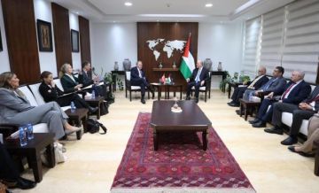 مصطفى : أي ترتيبات انتقالية بغزة يجب أن تنسق مع الدولة ومؤسساتها مصطفى : أي ترتيبات انتقالية بغزة يجب أن تنسق مع الدولة ومؤسساتها