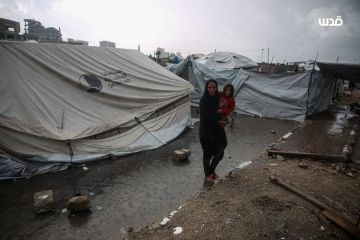 غزة تحت القصف والبرد ومعاناة النازحين تتفاقم غزة تحت القصف والبرد ومعاناة النازحين تتفاقم