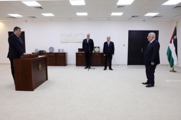 وزير النقل والمواصلات يؤدي اليمين القانونية أمام الرئيس