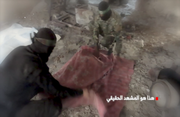 هذا هو المشهد الحقيقي.. كتائب القسام تبث مشاهد حول حقيقة استخراج جثث الأسرى هذا هو المشهد الحقيقي.. كتائب القسام تبث مشاهد حول حقيقة استخراج جثث الأسرى
