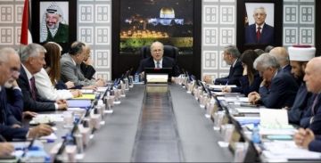 تعديل وزاري في حقيبتي المالية والنقل والمواصلات بالحكومة الفلسطينية تعديل وزاري في حقيبتي المالية والنقل والمواصلات بالحكومة الفلسطينية