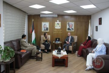 رئيس سلطة الأراضي يبحث مع وزارة الخارجية الهولندية تعزيز التعاون بقطاع الأراضي