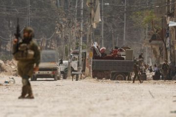 مصابان أحدهما مصور صحافي برصاص قوات الاحتلال أمام مخيم نور شمس بطولكرم مصابان أحدهما مصور صحافي برصاص قوات الاحتلال أمام مخيم نور شمس بطولكرم