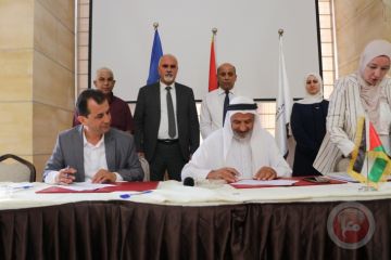 الزراعة توقع 48 اتفاقية منح مشاريع زراعية لمزارعي بيت لحم والخليل