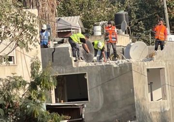 الاحتلال يهدم منزلا في سلوان جنوب المسجد الأقصى
