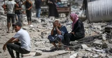 حماس تحمل الاحتلال مسؤولية تصعيد عدوانه وتدعو الضامنين لإلزامه بالاتفاق حماس تحمل الاحتلال مسؤولية تصعيد عدوانه وتدعو الضامنين لإلزامه بالاتفاق