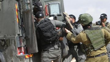 طالت أكثر من 65 مواطنا.. الاحتلال ينفذ حملة اعتقالات واسعة في الضفة الغربية