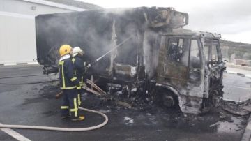 صور...مستعمرون يهاجمون المنطقة الصناعية شرق طولكرم ويضرمون النيران في مركبات ومنشآت زراعية صور...مستعمرون يهاجمون المنطقة الصناعية شرق طولكرم ويضرمون النيران في مركبات ومنشآت زراعية