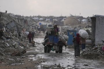 يديرها إسرائيلي إستوني.. جمعية غامضة أخرجت مئات الغزيين من القطاع