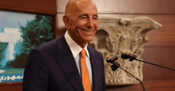 توم براك: لبنان دولة فاشلة.. يجب حصر سلاح حزب الله سريعا