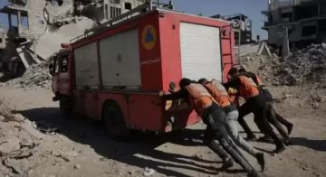 الدفاع المدني بغزة يحذر من توقف عمل مركباته جراء نفاد الوقود