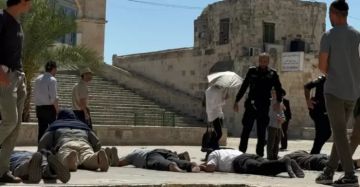 الاحتلال يقتحم الأقصى 27 مرة ويمنع الأذان 96 وقتا في الإبراهيمي