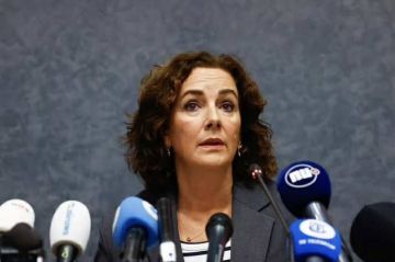 رئيسة بلدية أمستردام تهاجم وزيرا في حكومة الاحتلال بعد اتهامها بـ معاداة السامية رئيسة بلدية أمستردام تهاجم وزيرا في حكومة الاحتلال بعد اتهامها بـ معاداة السامية