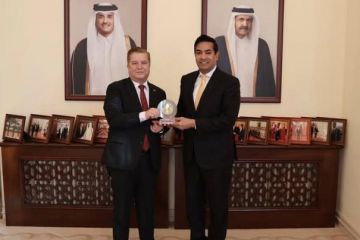 السفير د. جواد عواد يلتقي سفير قطر في الصين السفير د. جواد عواد يلتقي سفير قطر في الصين