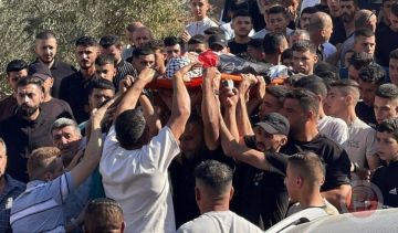 أهالي نابلس يشيعون جثمان الشهيد جميل حنني