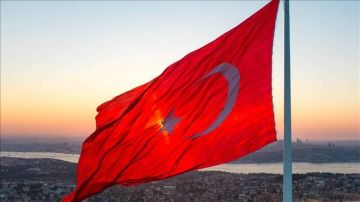 التضخم في تركيا يتراجع بأكثر من المتوقع إلى 33 