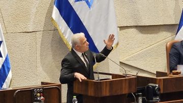 لابيد في الكنيست: نتنياهو مسؤول ومذنب بكارثة 7 أكتوبر ويجب أن يرحل لابيد في الكنيست: نتنياهو مسؤول ومذنب بكارثة 7 أكتوبر ويجب أن يرحل