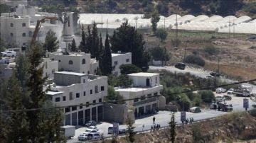 الضفة.. سلطات الاحتلال تخطط لبناء عمارات استيطانية مكان سوق بالخليل