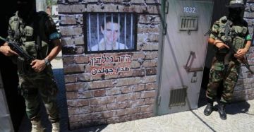 معاريف تكشف تفاصيل مثيرة.. ما علاقة الدكتور الهمص بالجندي هدار غولدن؟