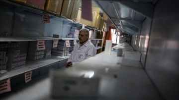 البرش: الاحتلال يسمح بدخول بضائع ترفيهية ويمنع الأدوية