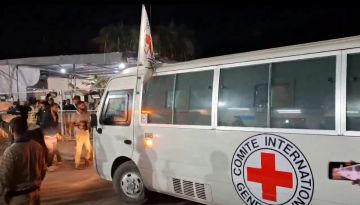 إسرائيل تفرج عن خمسة أسرى من قطاع غزة دون محاكمة إسرائيل تفرج عن خمسة أسرى من قطاع غزة دون محاكمة