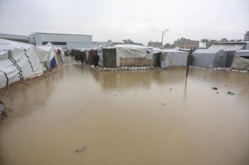 بلدية جباليا النزلة تدعو دول العالم لدعم جهود إيواء الناس بشكل عاجل مع اقتراب فصل الشتاء بلدية جباليا النزلة تدعو دول العالم لدعم جهود إيواء الناس بشكل عاجل مع اقتراب فصل الشتاء