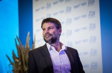 وزير المالية الإسرائيلي مخاطبا نتنياهو: هذه حماقة!