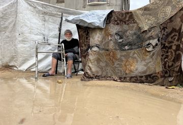 حماس تحذر من كارثة إنسانية غير مسبوقة في غزة بسبب الأمطار والحصار (فيديوهات) حماس تحذر من كارثة إنسانية غير مسبوقة في غزة بسبب الأمطار والحصار (فيديوهات)