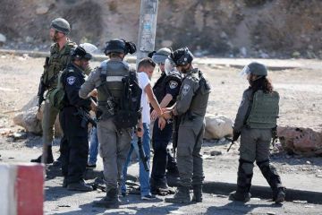 الاحتلال يعتقل 11 فلسطينيا من القدس المحتلة الاحتلال يعتقل 11 فلسطينيا من القدس المحتلة