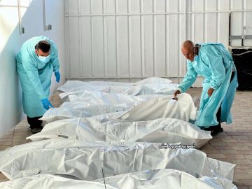 طواقم الإنقاذ تنتشل جثامين 3 شهداء شرق خان يونس طواقم الإنقاذ تنتشل جثامين 3 شهداء شرق خان يونس