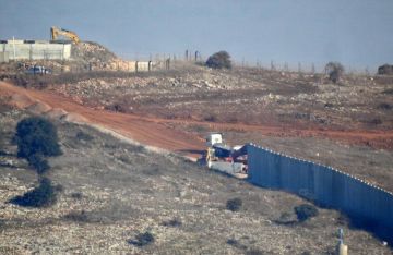 توغل إسرائيلي جديد جنوب سوريا وجدار إسمنتي في عمق الأراضي اللبنانية توغل إسرائيلي جديد جنوب سوريا وجدار إسمنتي في عمق الأراضي اللبنانية